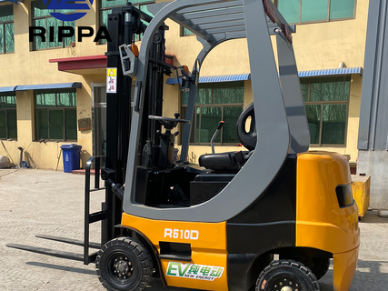 Электрический вилочный погрузчик R510D